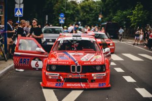 Atidarytos „Aurum 1006 km lenktynės“: kurortą užtvindė galingų motorų gausmas