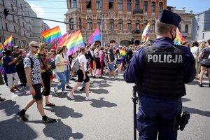 ES imasi teisinių veiksmų prieš Vengriją ir Lenkiją dėl LGBT bendruomenės teisių varžymo