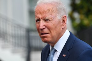 J. Bidenas: JAV saugos savo ambasadą Haityje, bet karių nesiųs