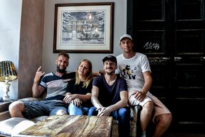 Iš užsienio į Ukmergę grįžę emigrantai ne tik atidarė užeigą – bandė merą įtikinti miestą pervadinti į Rockmergę