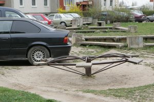 Už automobilių stovėjimą daugiabučių kiemuose mokėti neteks – kita savivaldybės vizija vilniečiams turėtų patikti