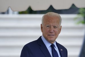 J. Bidenas: socialiniai tinklai „žudo žmones“