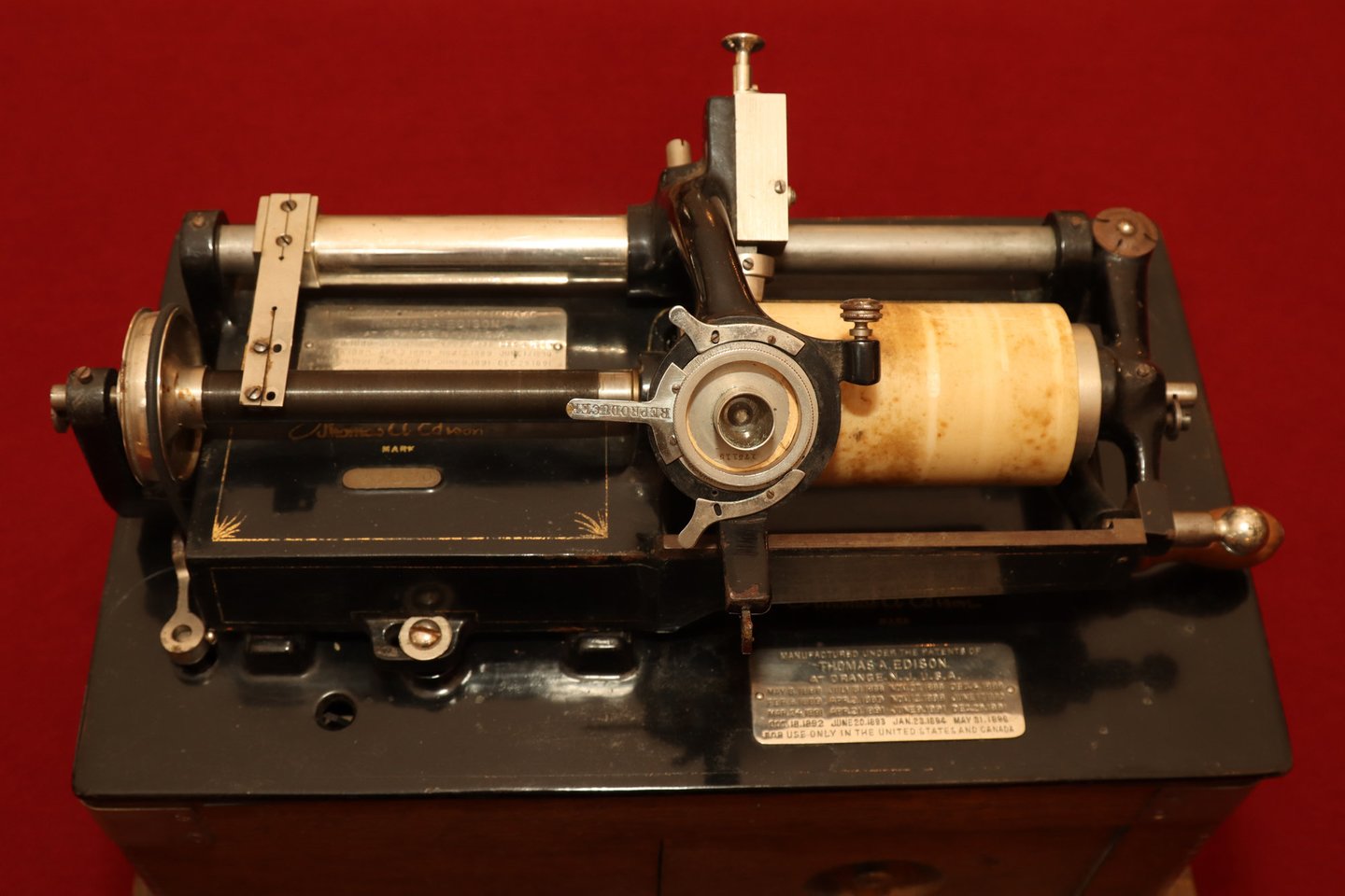 Fonografas (garso įrašymo ir atkūrimo aparatas). Firma „National Phonograph Company“, JAV, 1898. <br> LTMKM nuotr.