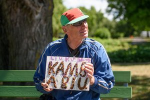 Apie palangiškius pasakoja neįtikėtinas istorijas: dėl poilsiautojų persikraustė į rūsį, o šunį įkurdino ant namo stogo