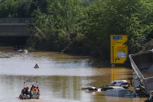 Katastrofinių liūčių sukrėstoje Vakarų Europoje aukų skaičius artėja prie 200