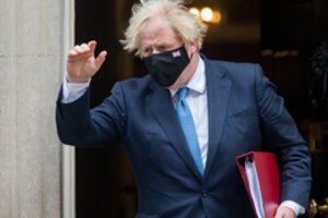 „Laisvės dienos“ išvakarėse Jungtinės Karalystės vyriausybėje – painiava dėl COVID taisyklių