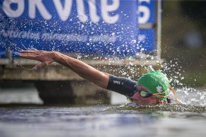 Atkakliame Jonavos triatlone ryškiausiai spindėjo T. Kopūstas ir I. Urbonavičiūtė
