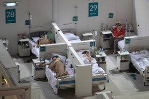 Rusai gyvybiškai svarbių operacijų nesulaukia dėl absurdiškos priežasties: lieka be pinigų ir gydymo