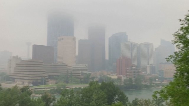 Kanados miestą apgaubė gaisrų dūmai: pranešama apie blogėjančią oro kokybę