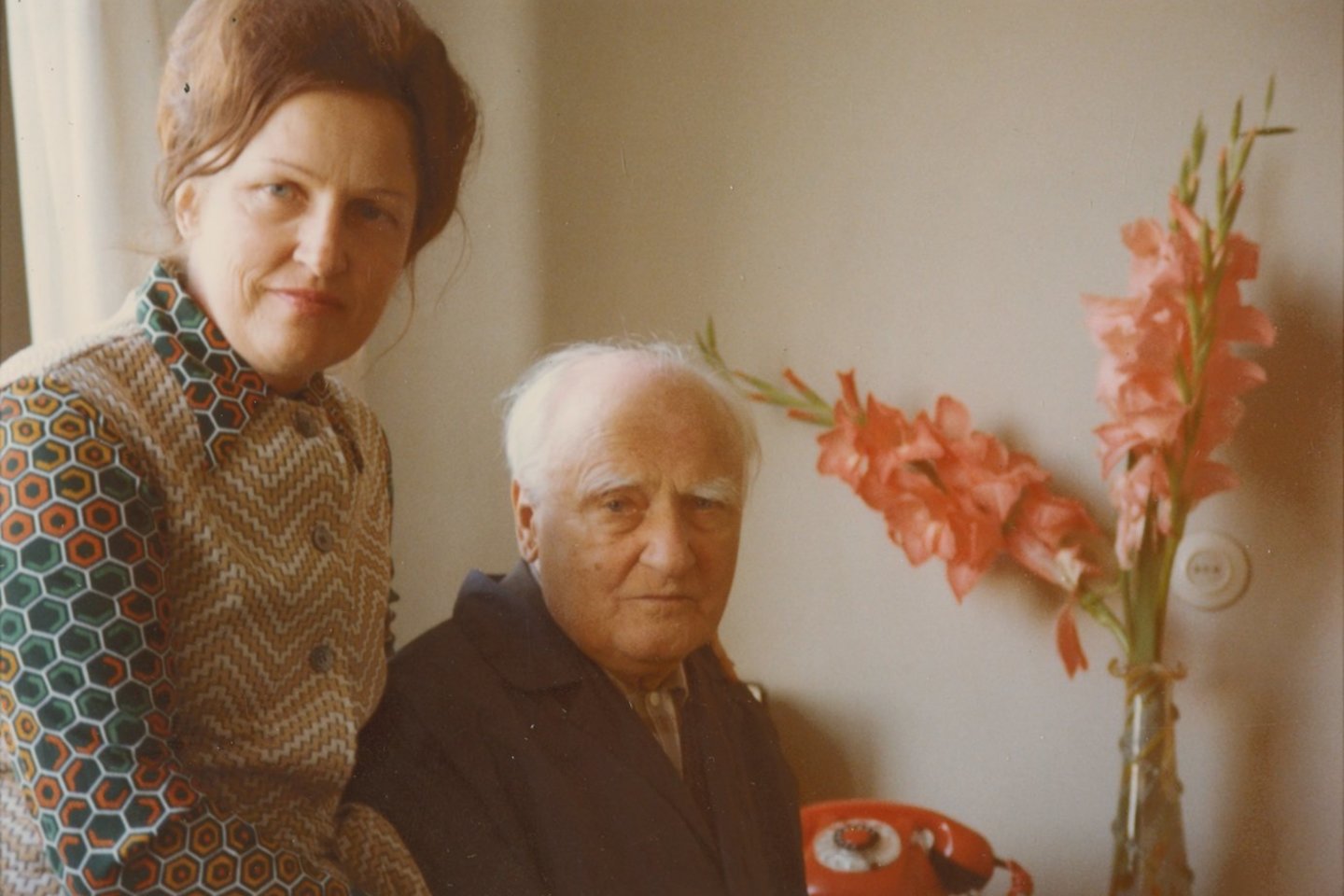 Paulius Galaunė su dukra Dalia (Galaunyte) Augunas jos viešnagės Lietuvoje metu. 1973 m.<br>Muziejaus archyvo nuotr.