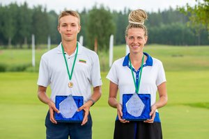 Lietuvos golfo čempionais tapo Giedrius Mackelis ir Miglė Rusteikaitė