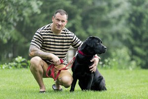 Paaiškėjo nežinomi faktai apie iš viešumos dingusį buvusį aktorių Karolį Sakalauską 