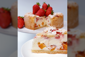 Tobulo skonio pyragas su uogomis nustebins ne vieną