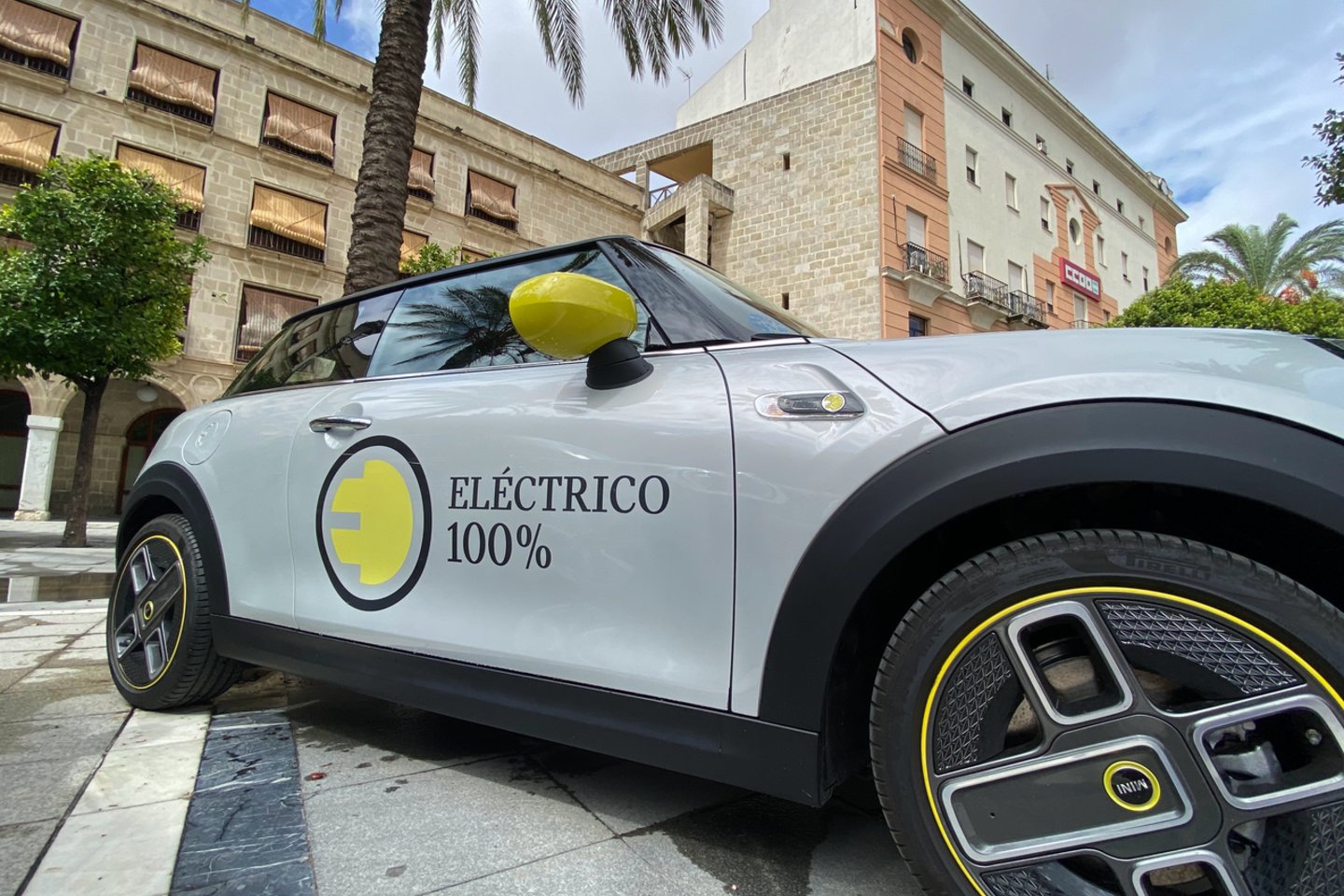 Ispanijos vyriausybė į elektromobilių ir baterijų gamybą ketina investuoti beveik puspenkto milijardo eurų.<br>www.unsplash.com nuotr.