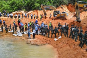 Potvyniui Kinijoje sugriovus tunelį rasti trys kūnai, 11 žmonių tebeieškoma