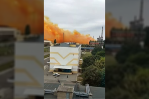 Ukrainos azoto trąšų įmonėje nugriaudėjo galingas sprogimas: dujų debesis matyti už 60 km