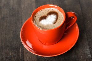 Naujas tyrimas atskleidė, kaip kava iš tiesų paveikia širdį