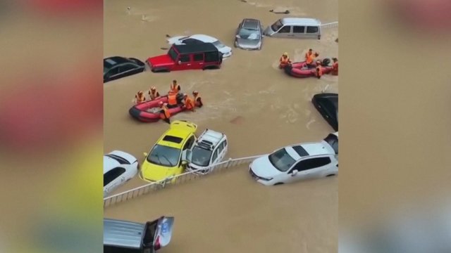 Kinijoje dėl gausių kritulių žuvo mažiausiai 12 žmonių: tūkstančiai perkelti į saugias zonas