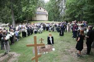 Muzika gyvenęs Algirdas Klova atgulė Menininkų kalnelyje
