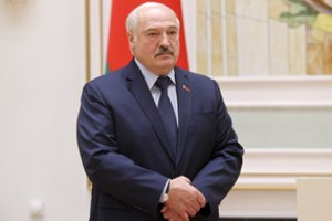 A. Lukašenka nesiliauja grasinti: lietuvius vadino „naciais“, per sieną žada paleisti ginkluotus migrantus