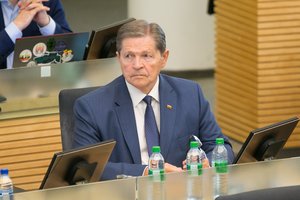 E. Jovaiša LVŽS šešėlinei Vyriausybei siūlys pasirašyti nacionalinį susitarimą dėl švietimo: daugeliui valstiečių siūlymų buvo pritarta