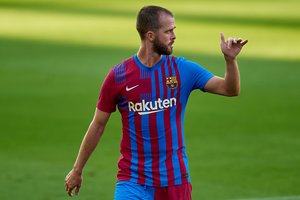 Futbolo milžinų draugiškos rungtynės: pergales šventė tiek „Barcelona“, tiek PSG
