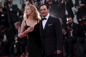 Po skandalingų skyrybų su Johnny Deppu Amber Heard susilaukė dukters: ją augins viena