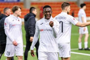 Lenkų priekaištai Marijampolės stadiono vejai ir serbus nustebinęs „Panevėžys“