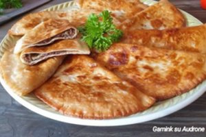 Tinginių čeburekai su jautiena ir sūriu: receptas, pasiteisinęs 100 proc.