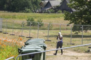 ES teisės ekspertė: sienos statyba neprieštarauja tarptautinei teisei, bet priimti įstatymų pakeitimai panašūs į Vengrijos