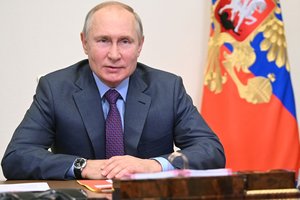 Rusijoje dėl tilto griūties paralyžiuotas eismas Transsibiro geležinkeliu