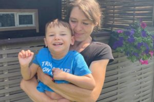 Uteniškė nė nežinojo, kad turi anūką: gyvenimas apvirto aukštyn kojomis