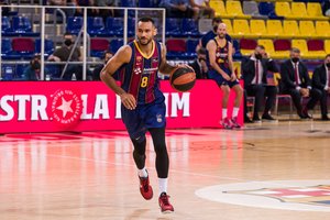 Paliko Šarą: A. Hanga keliasi į amžinų „Barcelona“ varžovų stovyklą