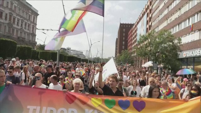 Tūkstančiai žmonių užtvindė Budapešto gatves: surengtas protestas prieš LGBT teises paminantį įstatymą