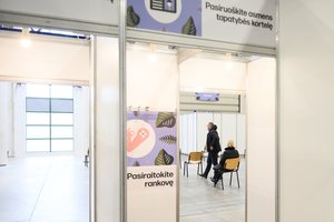 Kelia idėją nepasiskiepijusiems už gydymą susimokėti patiems: vidutiniškai atsieitų 2 tūkst. eurų