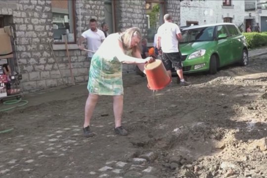 Praėjus vos savaitei po mirtį nešančių potvynių, šeštadienį Belgijoje vėl kilo didžiulė audra