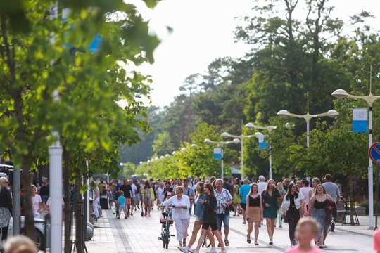 Privalomas testavimas ir toliau kelia sumaištį: su nauja tvarka sutinka ne visi, skiriasi ir savivaldybių atsakas