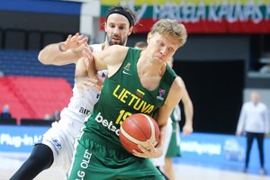 Krepšininkas Mindaugas Kuzminskas prašo pagalbos – nukentėjo nuo vagių