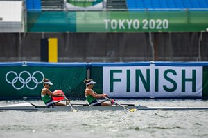 Lietuva lieka be medalių: į kovą pakilusioms M. Valčiukaitei ir D. Karalienei bronzos pasiekti nepavyko