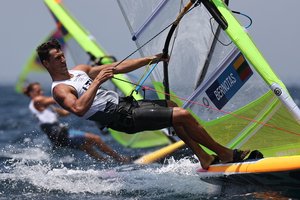 Po poilsio dienos į kovą stojęs burlentininkas J. Bernotas finišavo 12-as, 17-as ir 13-as