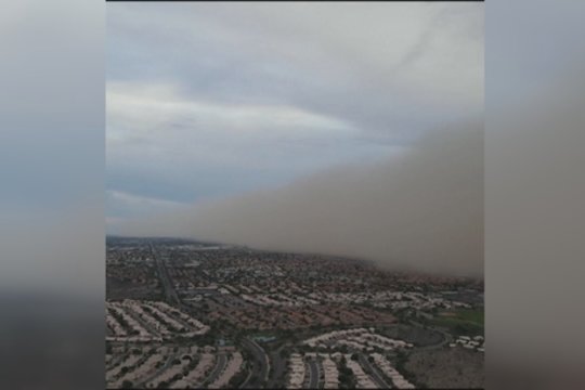 Dronas užfiksavo dulkių audrą JAV: užtemo kone visas dangus