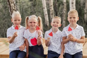 Dvynukus, trynukus ir ketvertukus kviečia dalyvauti konkursas „Twins Peak 2021“