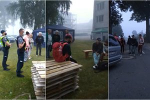 Per naktį Dieveniškėse budėję protestuotojai išvydo neįtikėtiną vaizdą: tiesiai pas juos atėjo keturi migrantai