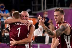 Latvija triumfuoja: vyrų trijulių krepšinio rinktinė – Tokijo olimpinių žaidynių čempionė
