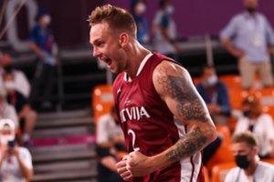 Džiaugsis ne tik olimpiniu auksu: Latvijos trijulių krepšinio rinktinei – milžiniškos premijos