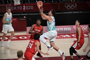 Slovėnai žygiuoja be pralaimėjimų: nušlavė japonus ir pateko į olimpiados ketvirtfinalį