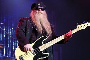 Mirė bliuzroko grupės „ZZ Top“ narys Dusty Hillas