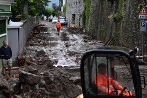 Italijoje smarkios liūtys sukėlė nuošliaužų ir potvynių