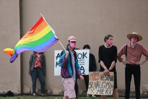 LGBT rėmėjai mėgina teisme priversti Kauno valdžią išduoti leidimą eitynėms „Kaunas Pride“