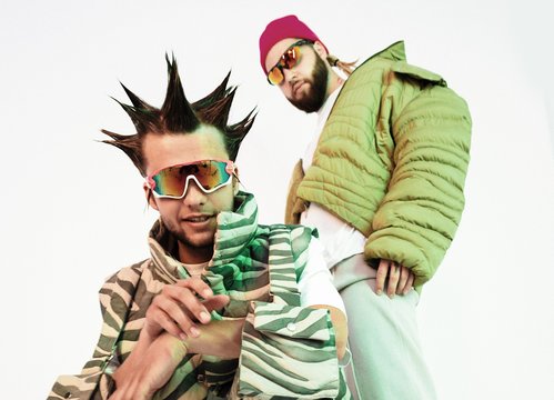 „Flying Saucer Gang“ pristato naują dainą